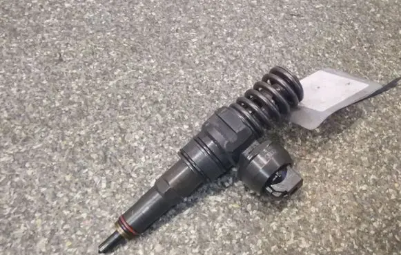 Volkswagen PASSAT B6 Fuel injector 038130080AX