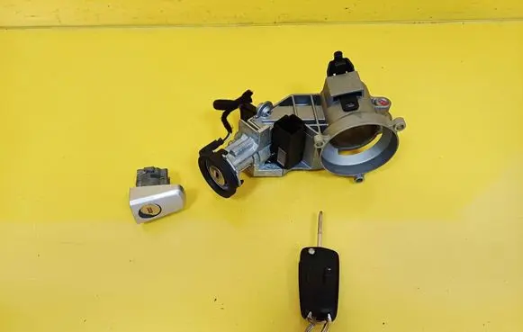 Opel Corsa D Ignition lock 56155D