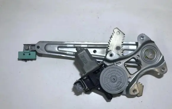 Nissan Juke I F15 Sliding door window regulator with motor