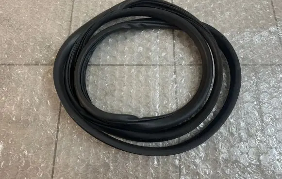 Ford Ranger IV Rear door rubber seal (on body) 