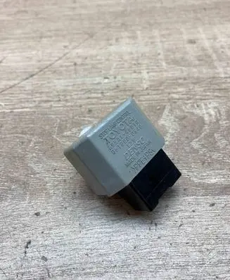 Toyota Prius (XW20) Other relay 895A146010 0618000840 StopLamp