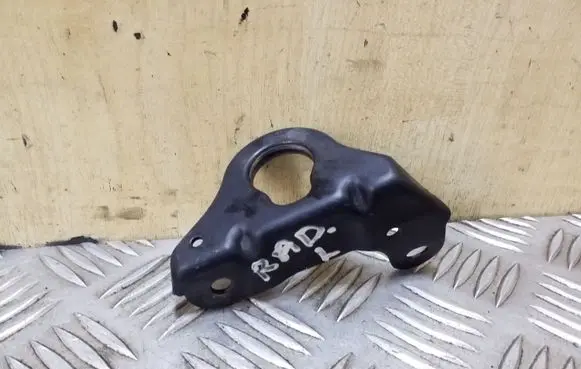 Radiator mount bracket