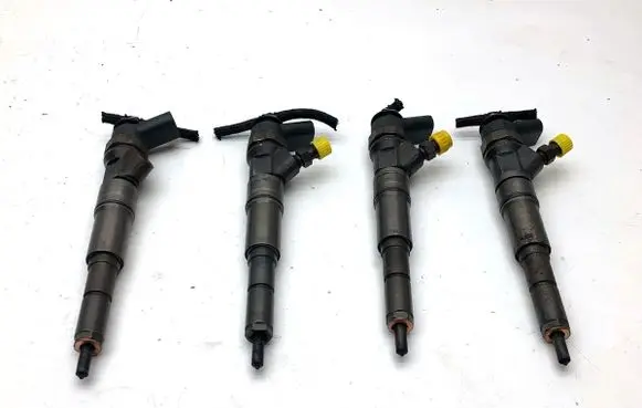 BMW 5 E60 E61 Fuel injectors set 7793836