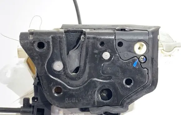 Porsche Panamera (970) Rear door lock 8K0839016