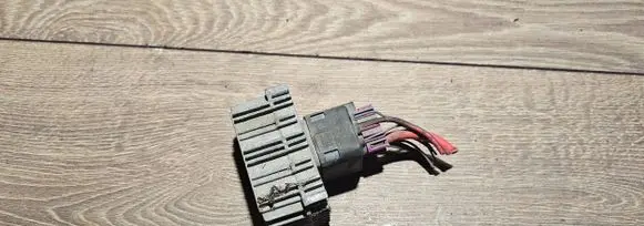 Opel Zafira B Glow plug pre-heat relay 55353011