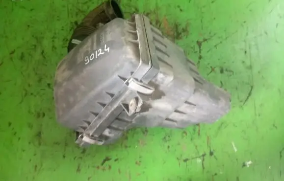 Suzuki Wagon R+ Air filter box