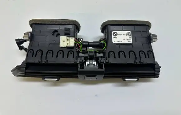 BMW X3 G01 Dash center air vent grill 11916410 9371467