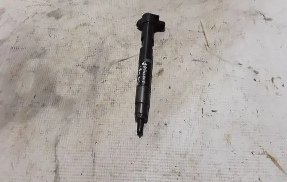 Mercedes-Benz Sprinter W907 W910 Fuel injector A6510703087