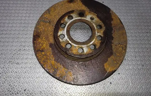 Volkswagen Touran I Front brake disc