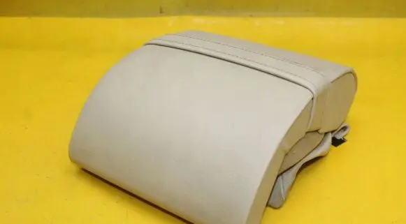 Volkswagen Phaeton Rear seat headrest 7806