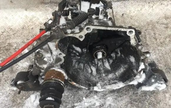 Hyundai Accent Manual 5 speed gearbox hx2073