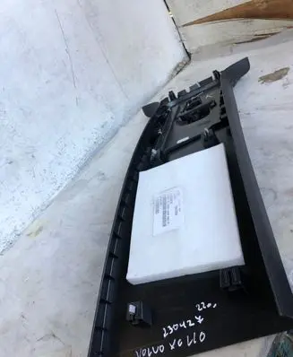Volvo XC40 (B) pillar trim (top) 31457491lh