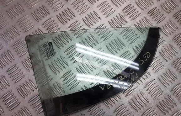 Opel Vectra C Rear vent window glass 