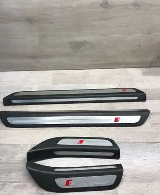 Audi Q5 SQ5 Front sill trim cover 8R0853374F 8R0853373F 8R0853375F