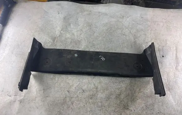 Volvo V70 Radiator trim 9151897