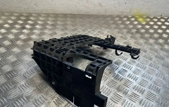 Other engine bay part