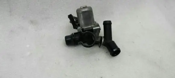 Mercedes-Benz E C207 W207 Coolant heater control valve A6512000231
