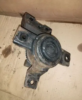 Hyundai Santa Fe Engine mount bracket