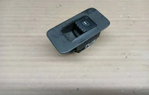 Volkswagen Touareg I Electric window control switch 7L6959851 79BN24