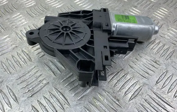 Jeep Cherokee Rear door window regulator motor 931403