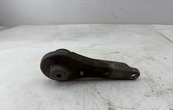 BMW 2 F22 F23 Front shock absorber mounting bracket