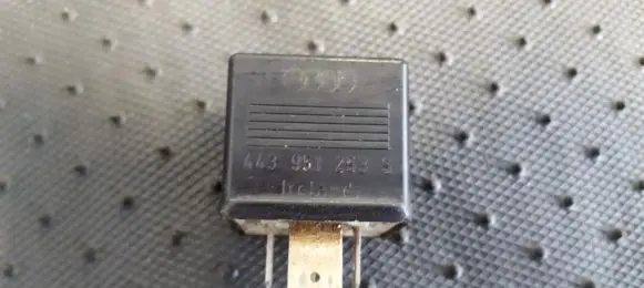 Audi A8 S8 D2 4D Other relay 443951253S 899556