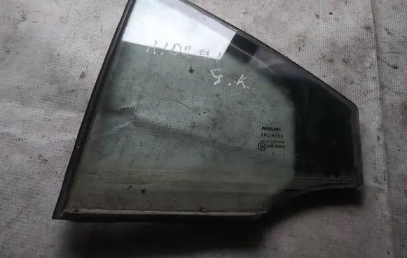 Rear vent window glass