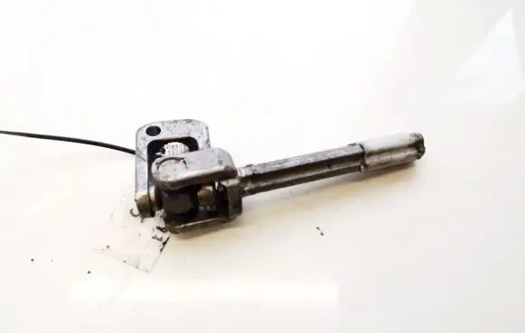 Volkswagen Golf V Steering column universal joint
