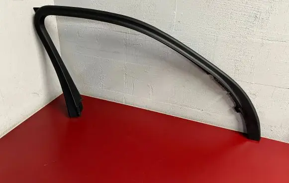 Front door glass trim molding