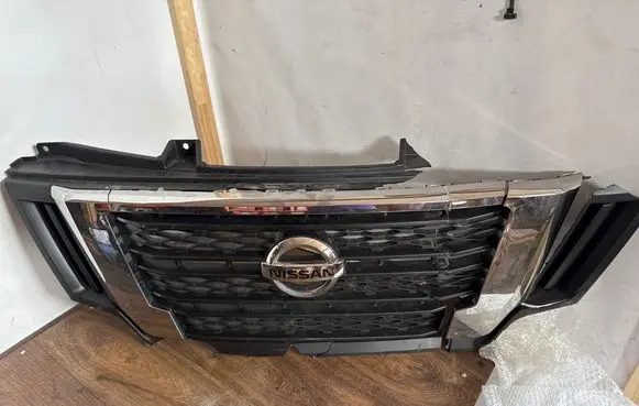 Renault Master III Front grill 7158a479