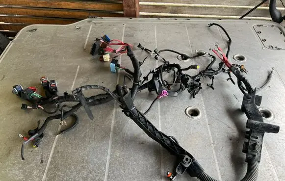 Opel Vivaro Engine installation wiring loom 8200810225 92861545 8200524831
