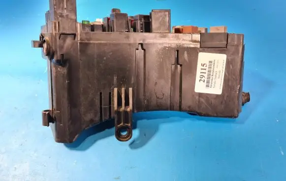 Subaru Outback Fuse box set MB100200B