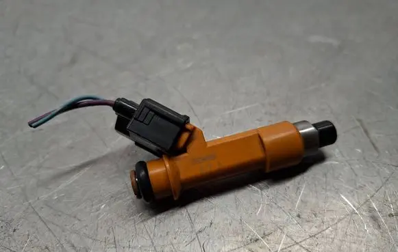 Toyota Yaris Fuel injector 2325040020 042083017