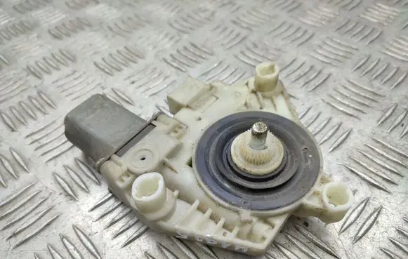 Mercedes-Benz GLC X253 C253 Front door window regulator motor A2139069501