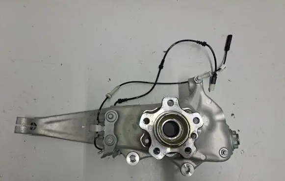 BMW 8 G14 Front wheel hub 6884386 6899175
