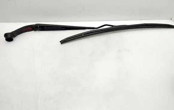 Mitsubishi Eclipse Cross Windshield/front glass wiper blade 8827