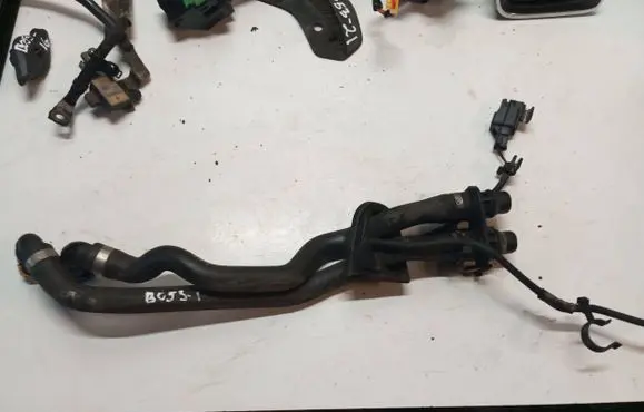 Volvo V60 Engine coolant pipe/hose 31338213
