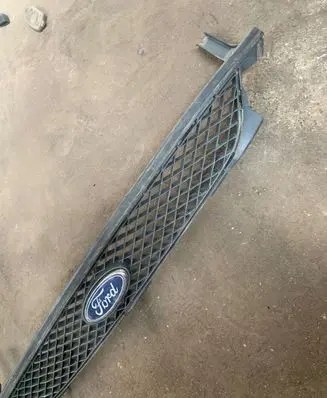 Ford S-MAX Front grill