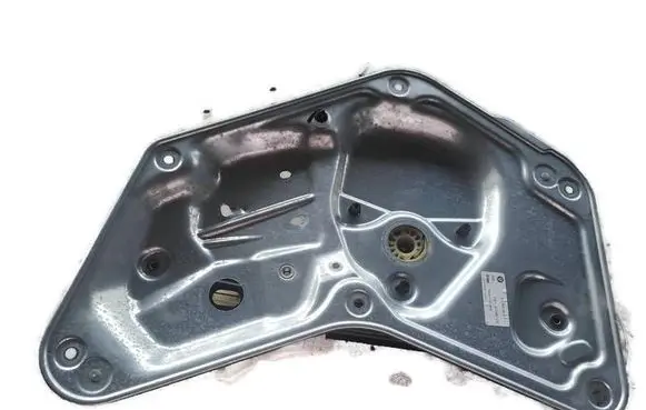 Skoda Yeti (5L) Rear window lifting mechanism without motor 5L0839401B