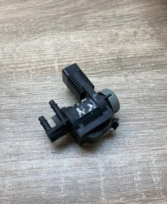 Volkswagen Sharan Turbo solenoid valve 1J0906283C