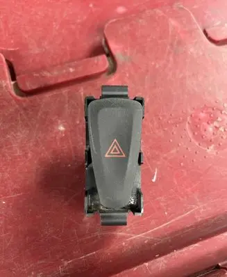 Dacia Dokker Hazard light switch E3160101 E3160701
