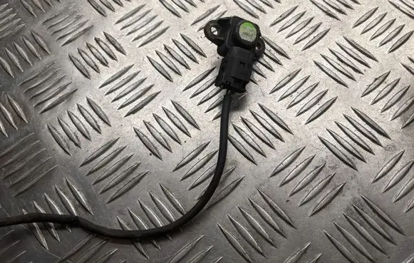 Chrysler 300M Air pressure sensor A0051535028