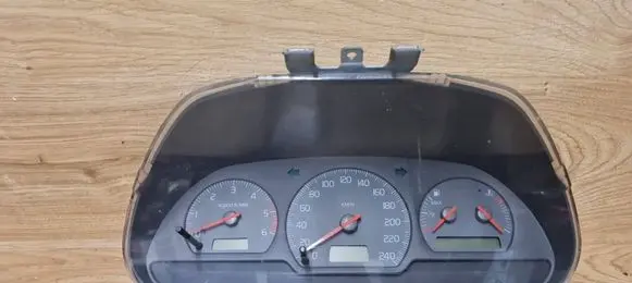 Volvo S40, V40 Speedometer (instrument cluster) 30889706