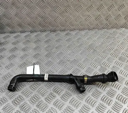 BMW 5 G60 Engine coolant pipe/hose 8490278