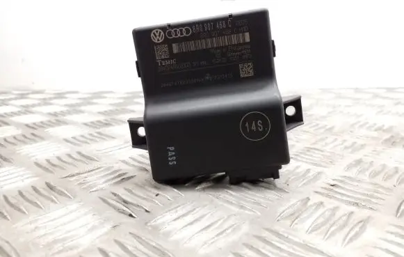Audi A4 S4 B8 8K Gateway control module 8R0907468C