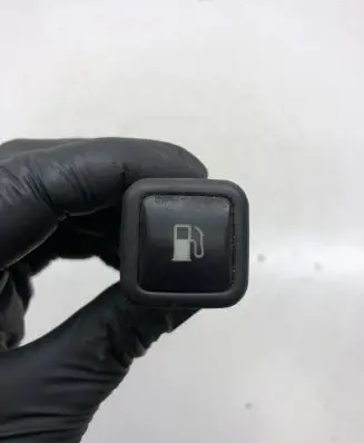 Volkswagen Golf IV Fuel tank opening switch 3B0959833A
