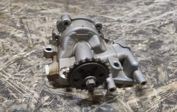 Jaguar XJL Oil pump 02021000S1BB 8W936600