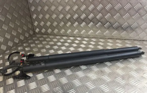 Audi Q8 Shock absorber/damper mounting bracket 