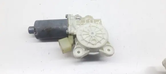 Mercedes-Benz E W211 Front door window regulator motor A2118203042