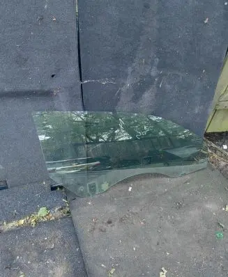 Volkswagen Scirocco Front door window/glass (coupe) 